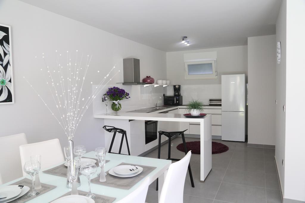 Beach Apartments Dumicic Podstrana Habitación foto